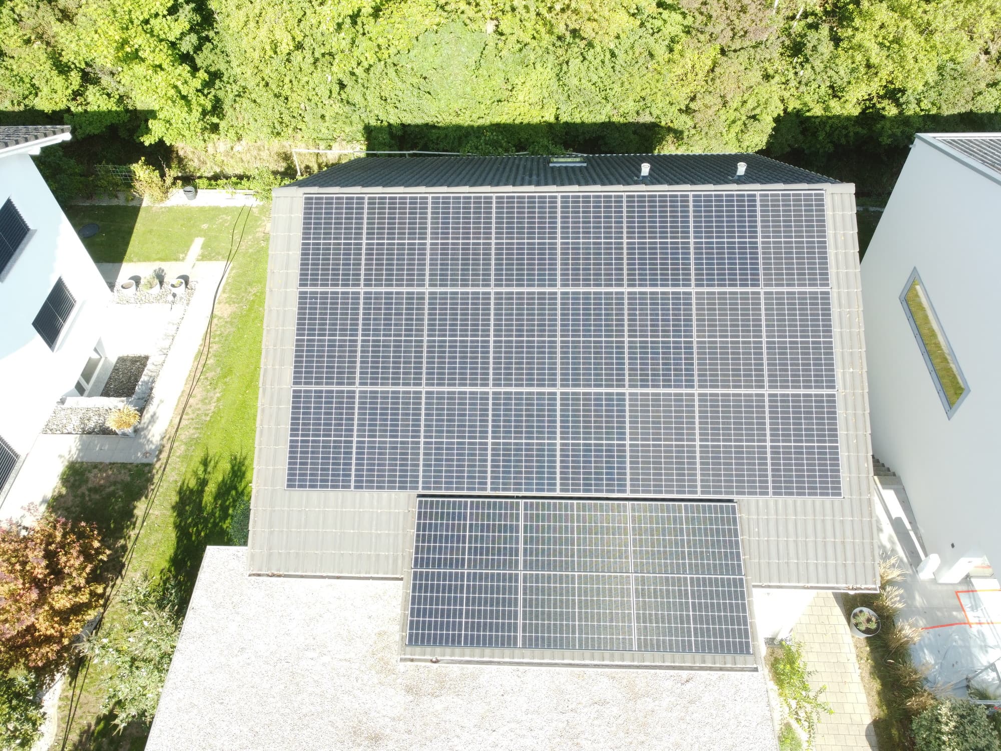 Installation photovoltaïque avec batterie à Härkingen, canton de Soleure